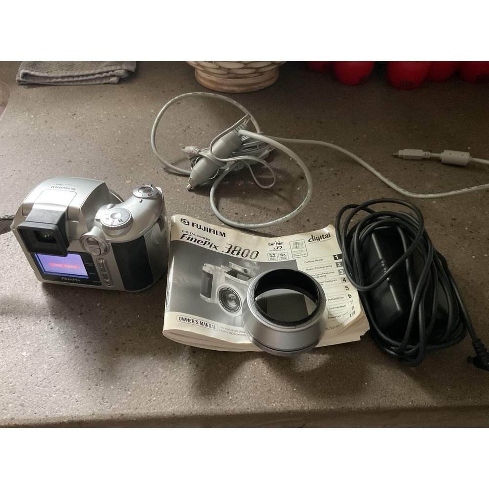 Fujifilm FinePix 3800 3.2MP Digital Camera w Bag XD TESTED